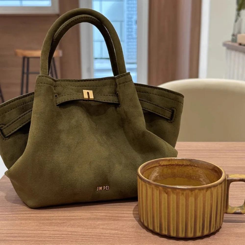 Lily | جودة عالية